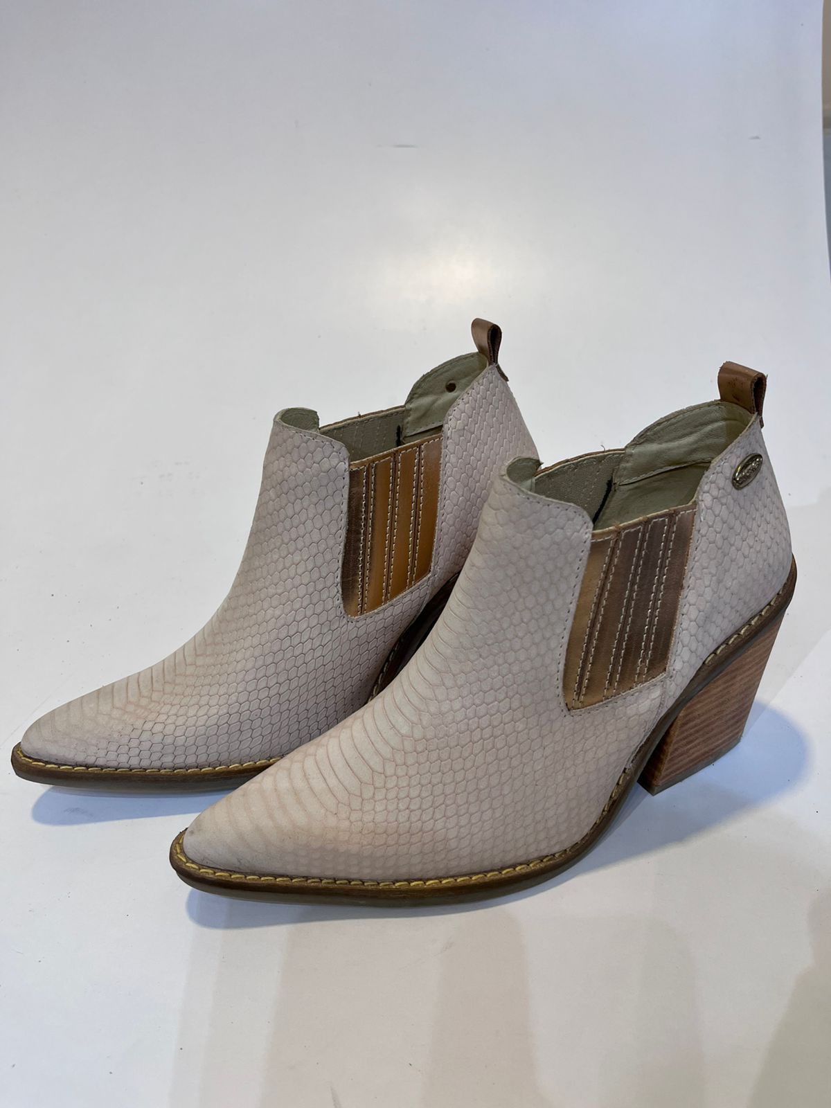 BOTIN SUSAN PR25