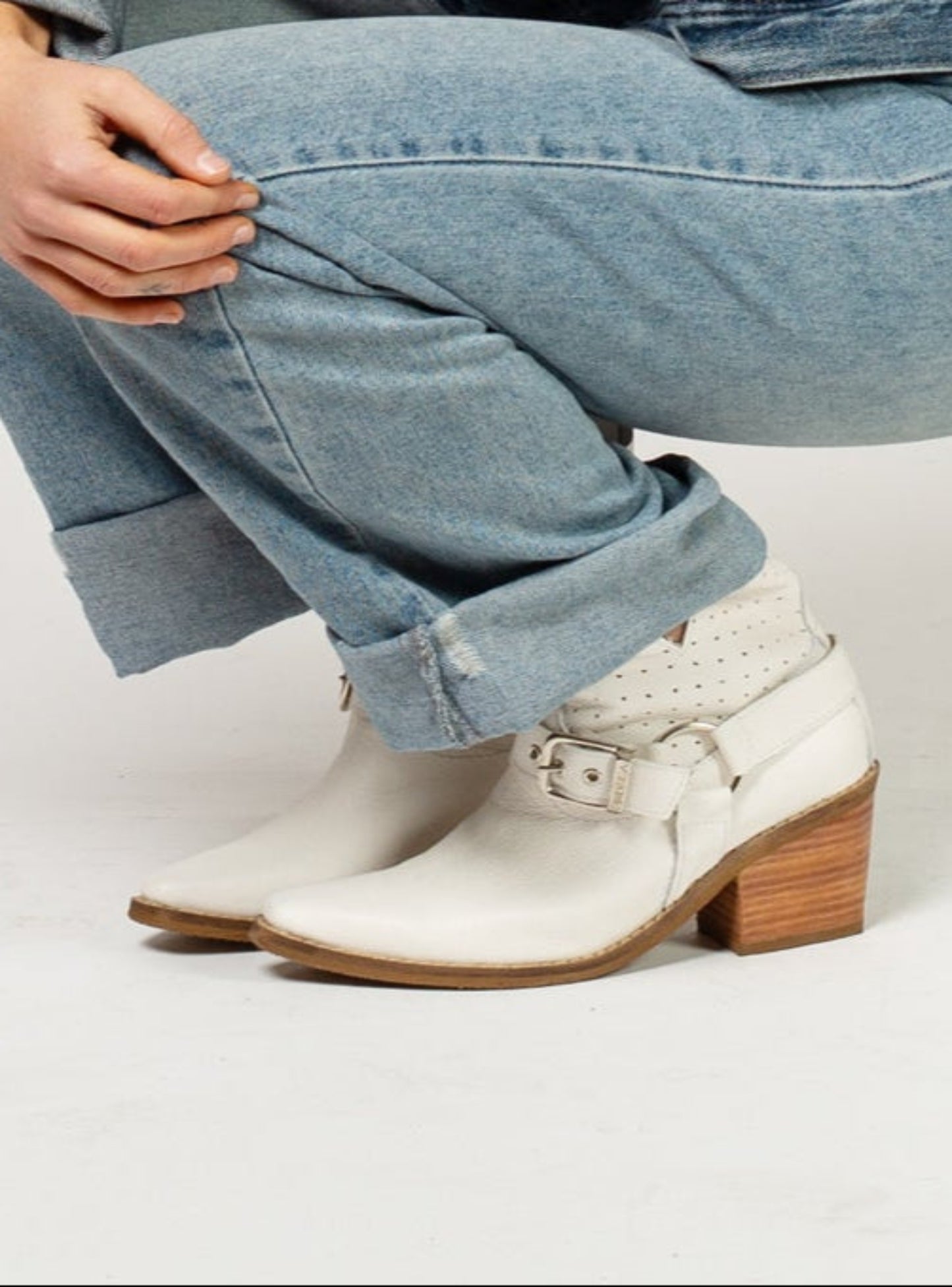 BOTIN ABRIL PR25