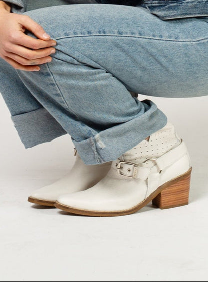 BOTIN ABRIL PR25