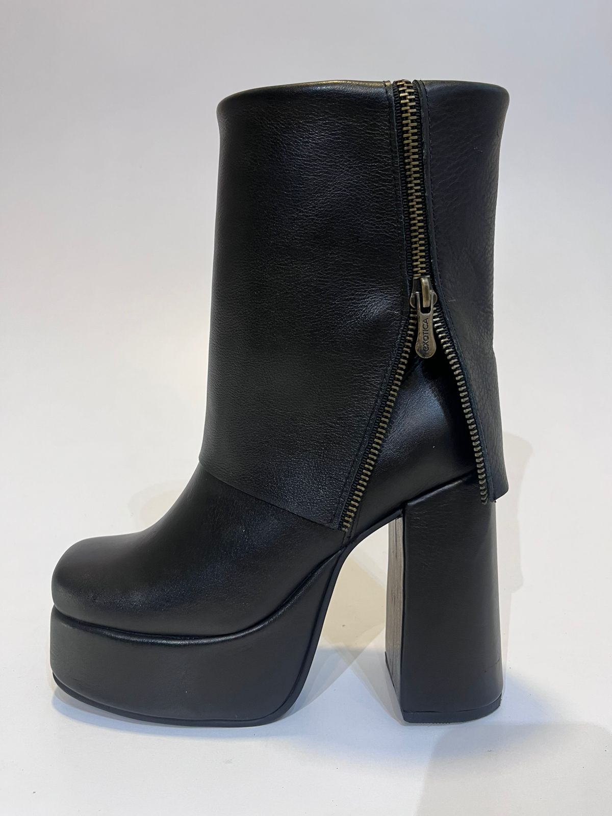 BOTIN CRISTY