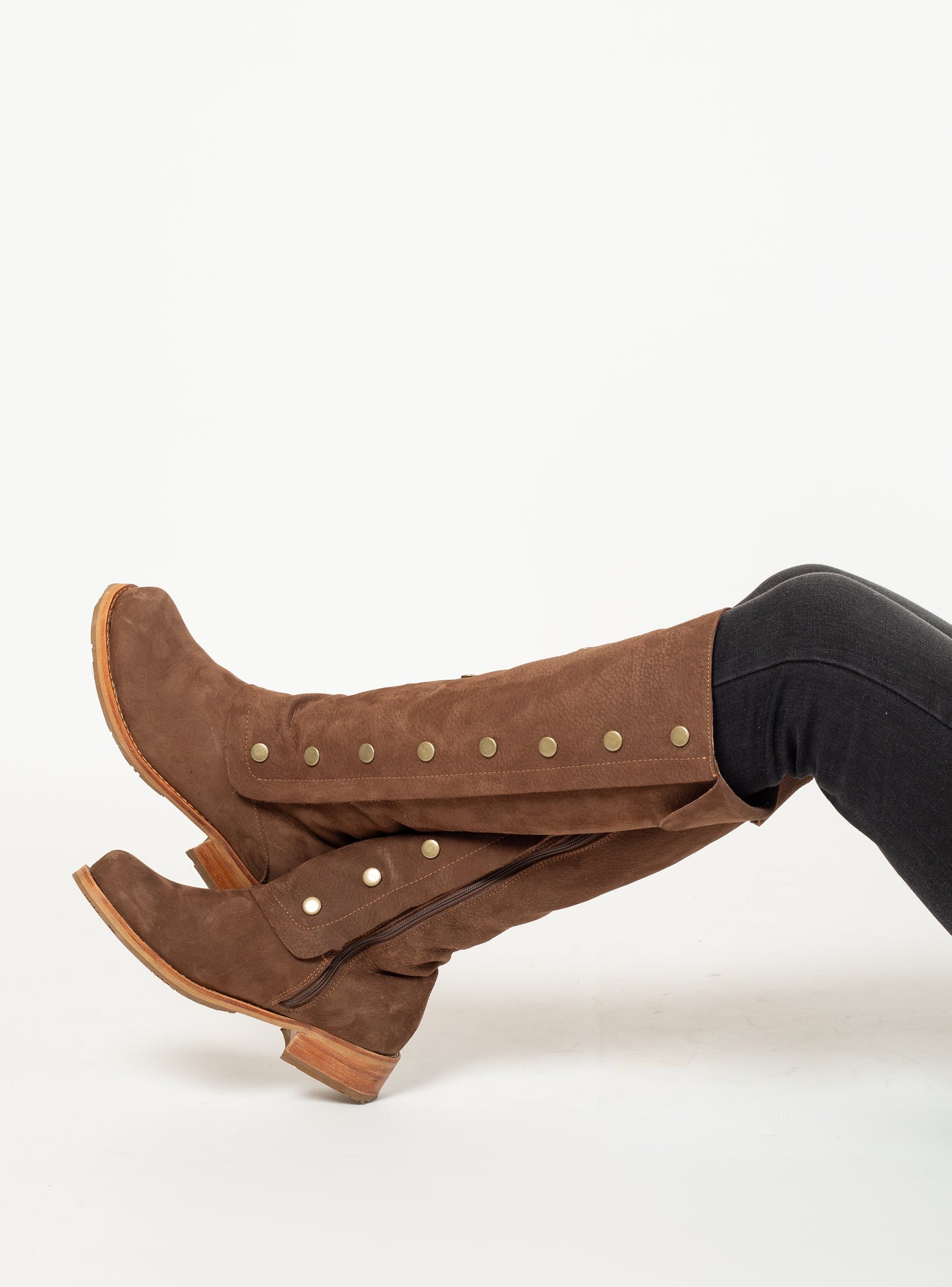 BOTA EMY INV26