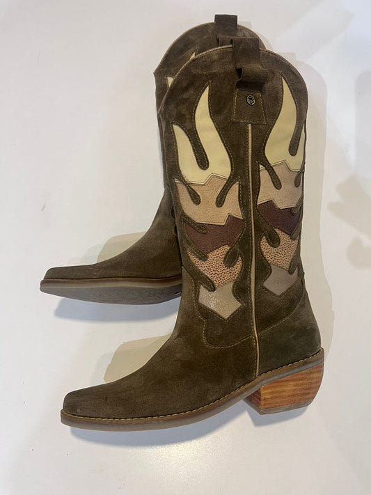 BOTA MANUELA
