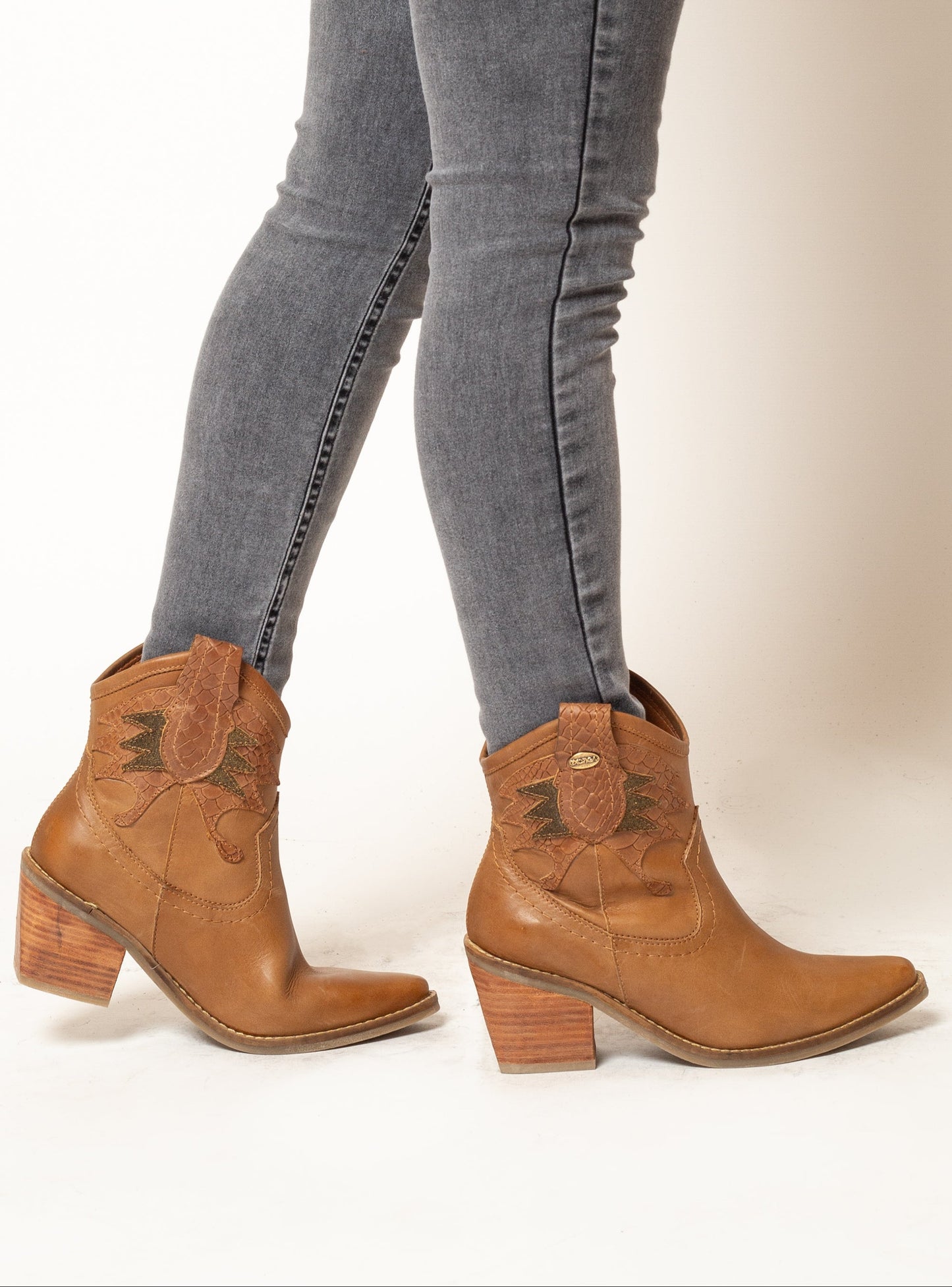BOTIN SALLY INV26