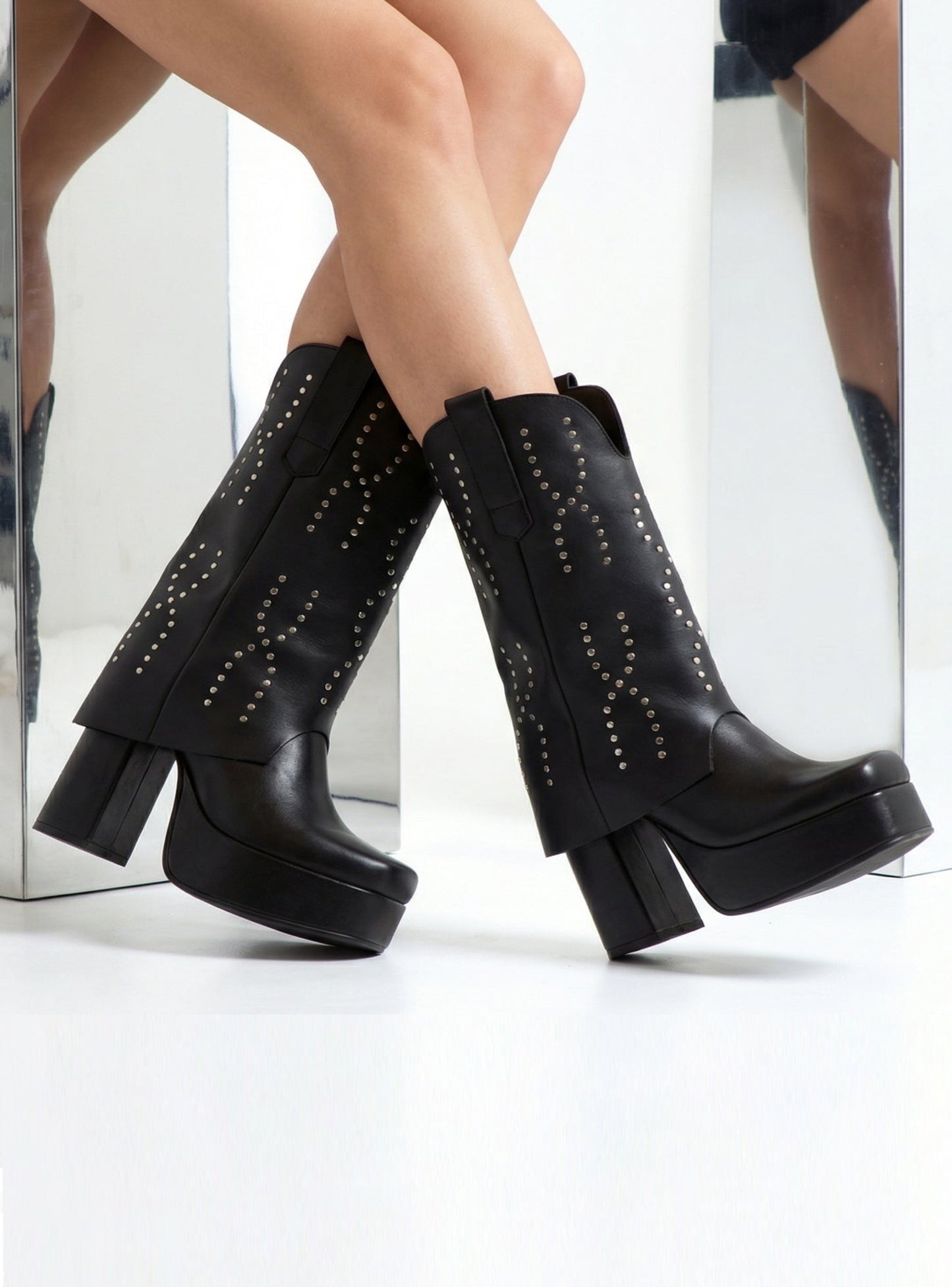 BOTA SIMONE INV26