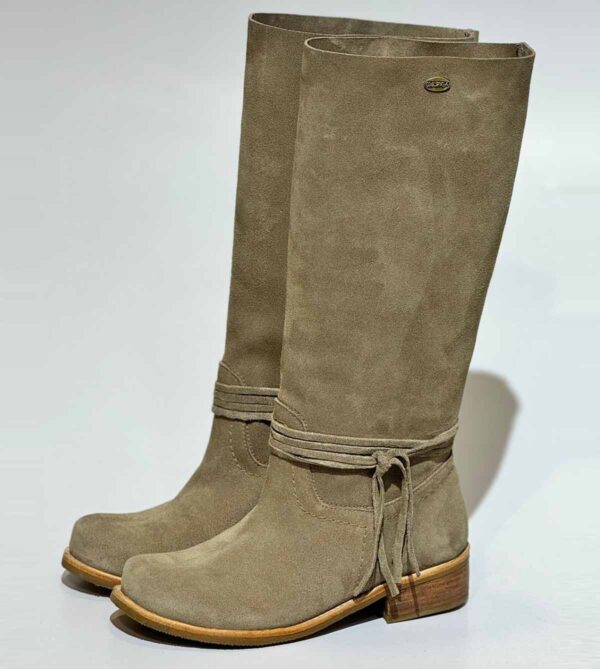 BOTA VALERIA